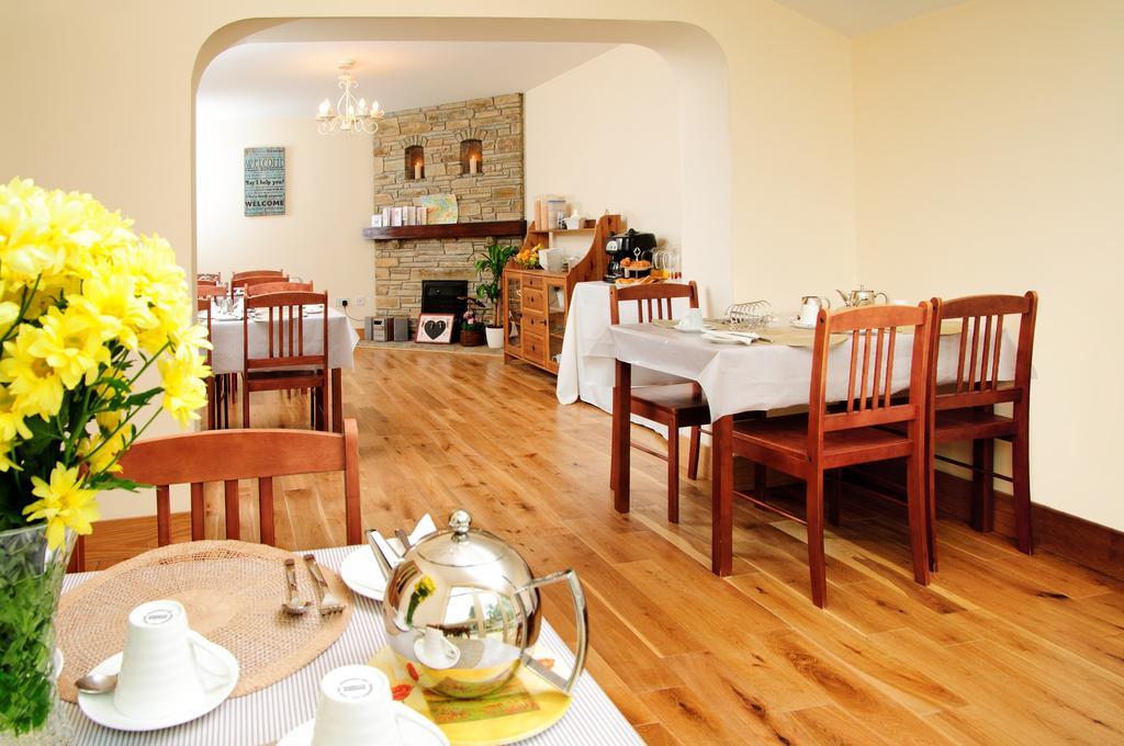 Sika Lodge Guesthouse 킬라니 외부 사진